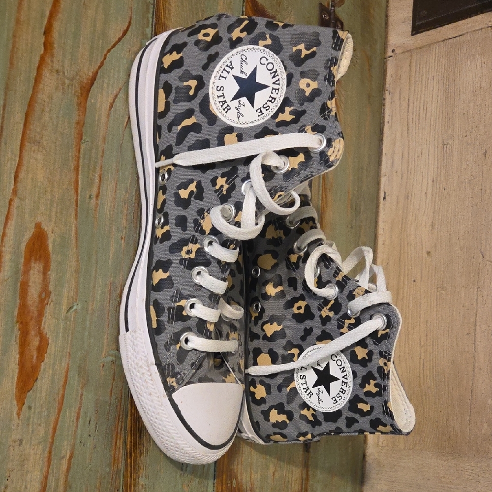Converse High-Tops in Gray Camo Pattern